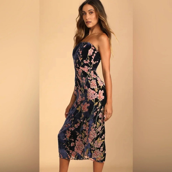 NWT Lulu’s Buy You Flowers Floral Print Velvet Strapless Midi Dress XS #0177 - Picture 2 of 9